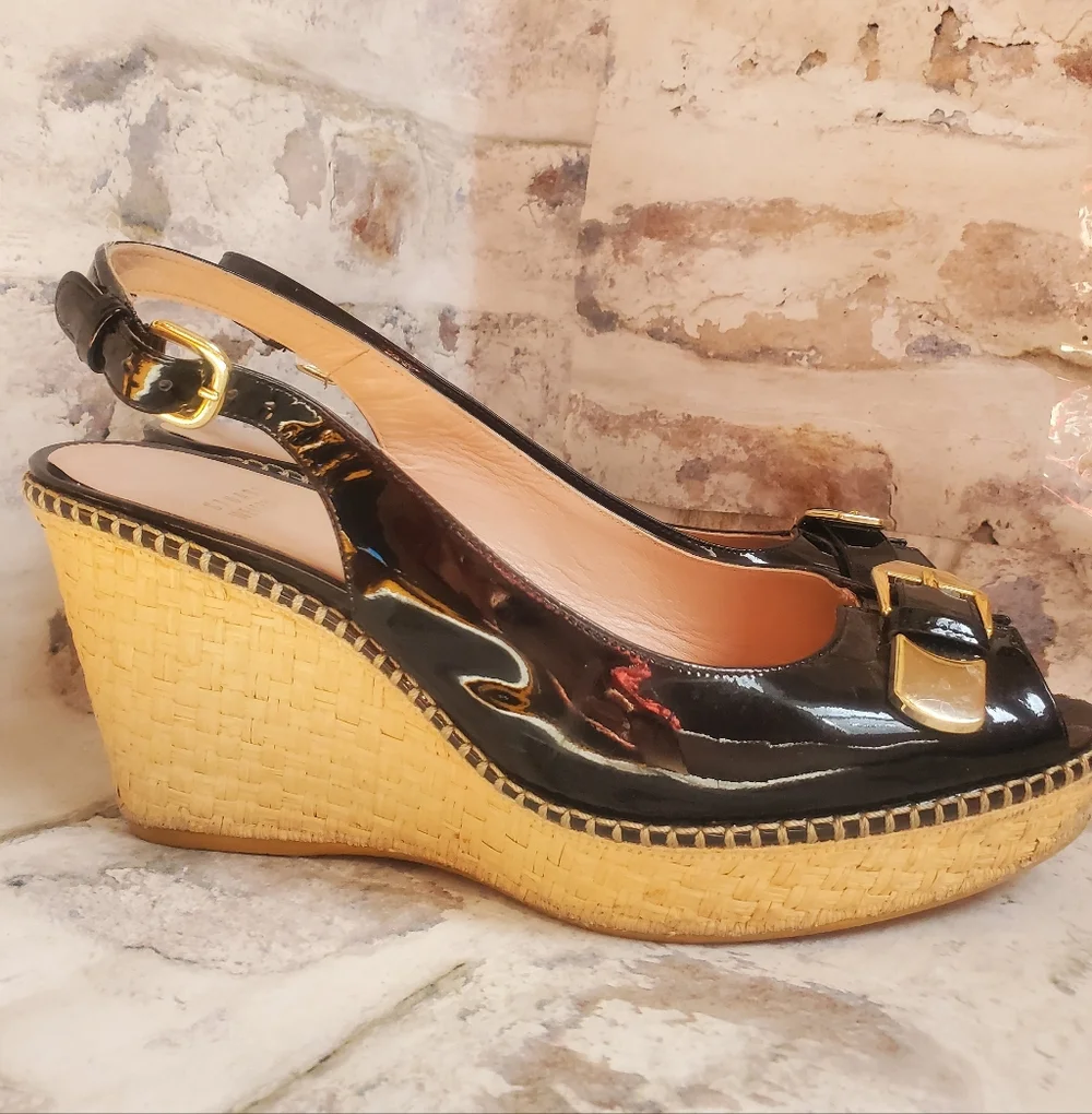 Stuart Weitzman Black Patent Leather Raffia Wedge Sandals Gold Buckle Size 9.5